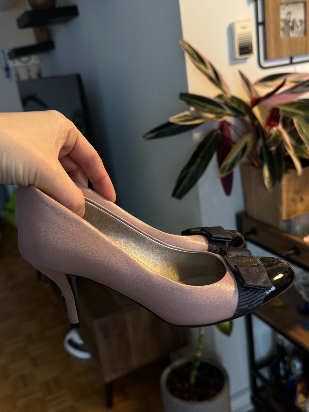 Classic Pink Bow-Tip Women's Pump